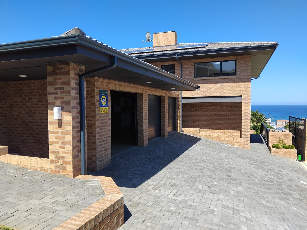 4 Bedroom Property for Sale in Wavecrest Eastern Cape